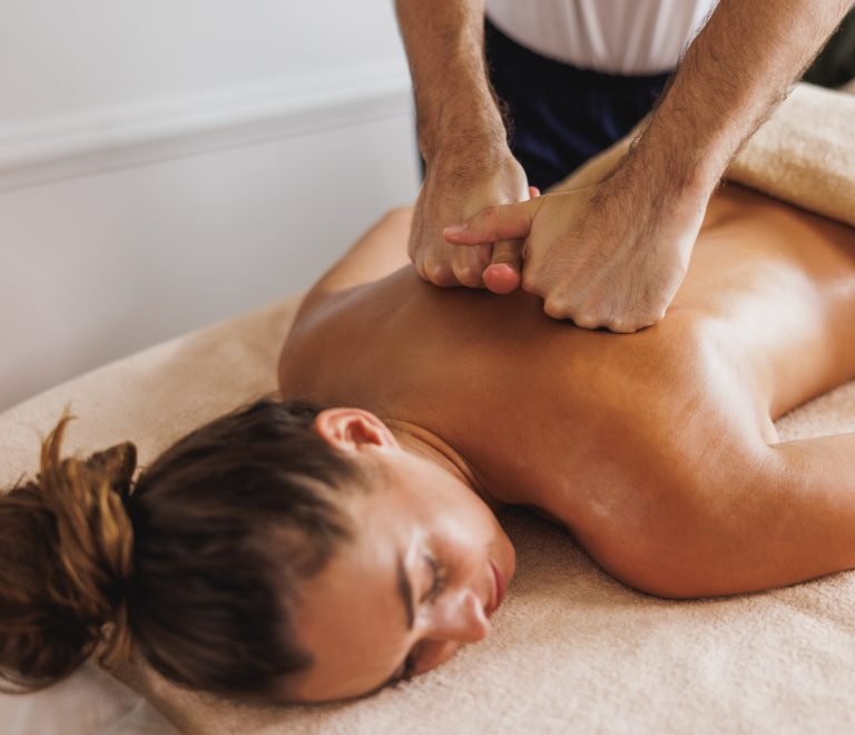 Activités de détente et de relaxation (massage et balnéothérapie)